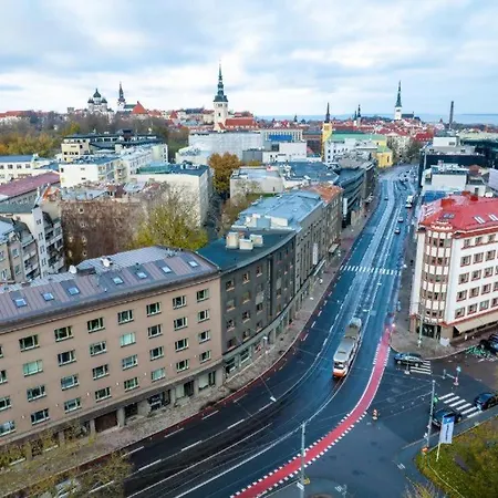 Cozy Room With Private Bathroom Near Old Town Lägenhet *