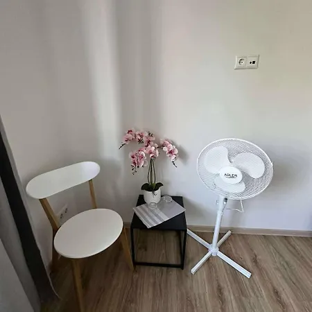 Cozy Room With Private Bathroom Near Old Town Appartamento Reval