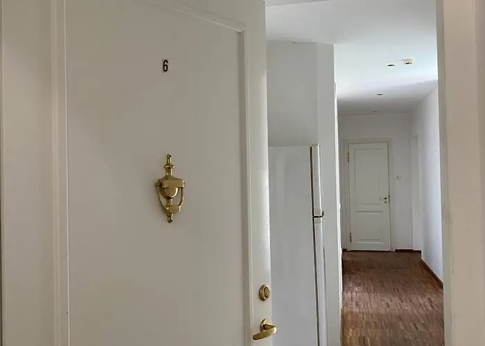 アパート Cozy Room With Private Bathroom Near Old Town タリン